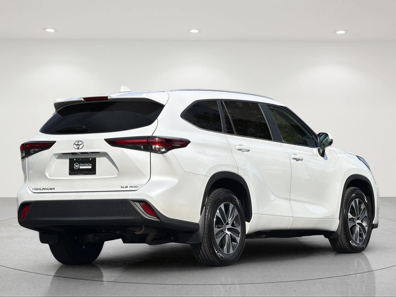 Used 2026 Toyota Highlander XLE AWD/4WD image 5