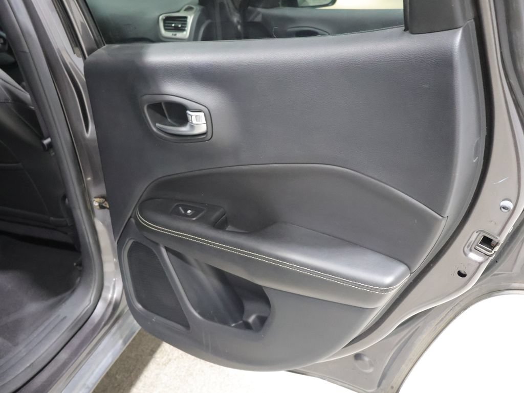 Used 2021 Jeep Compass Latitude AWD/4WD image 22