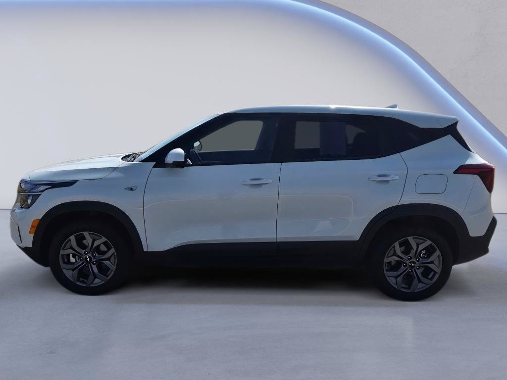 Used 2026 Kia Seltos LX AWD/4WD image 2