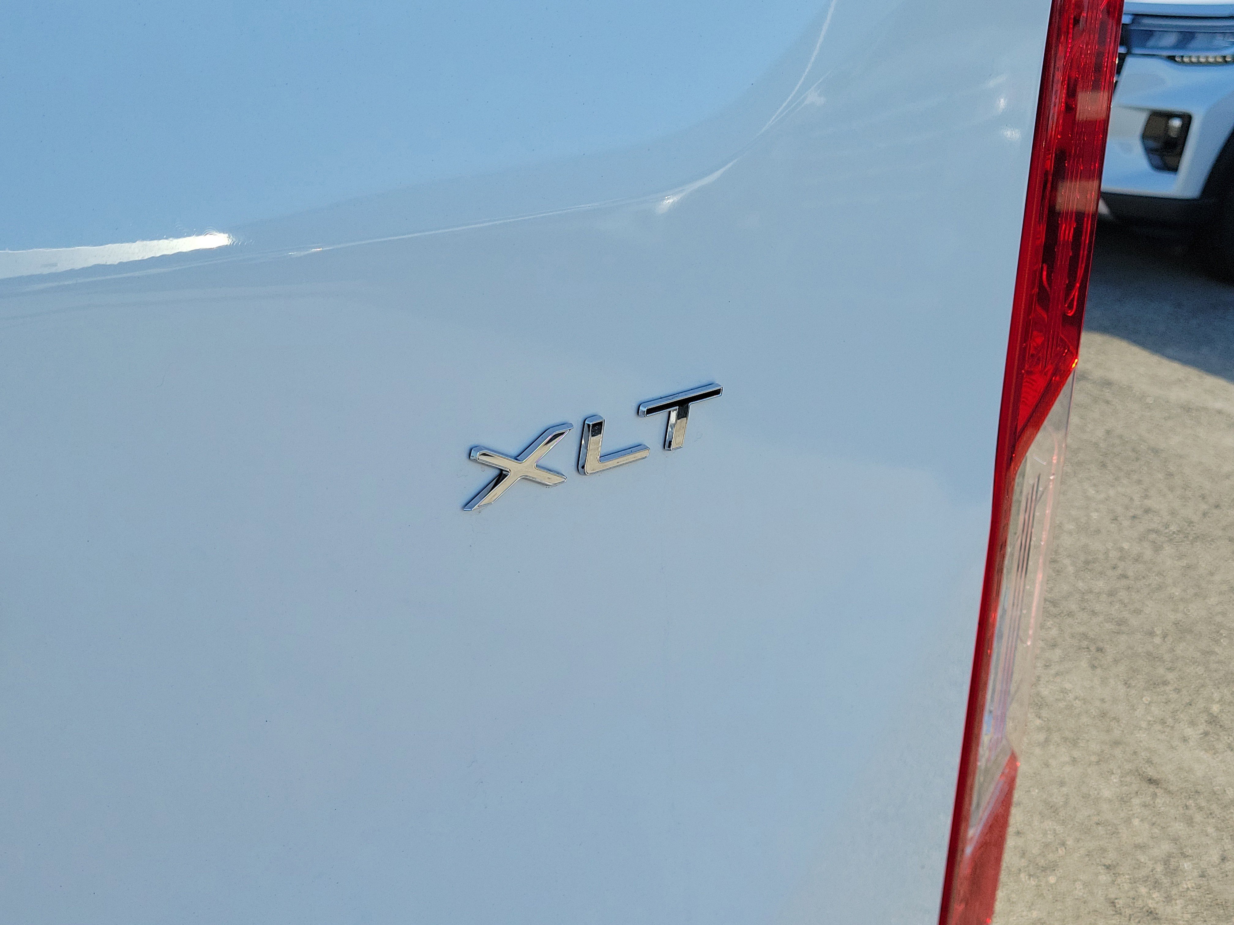 Used 2023 Ford Transit 350 XLT image 11