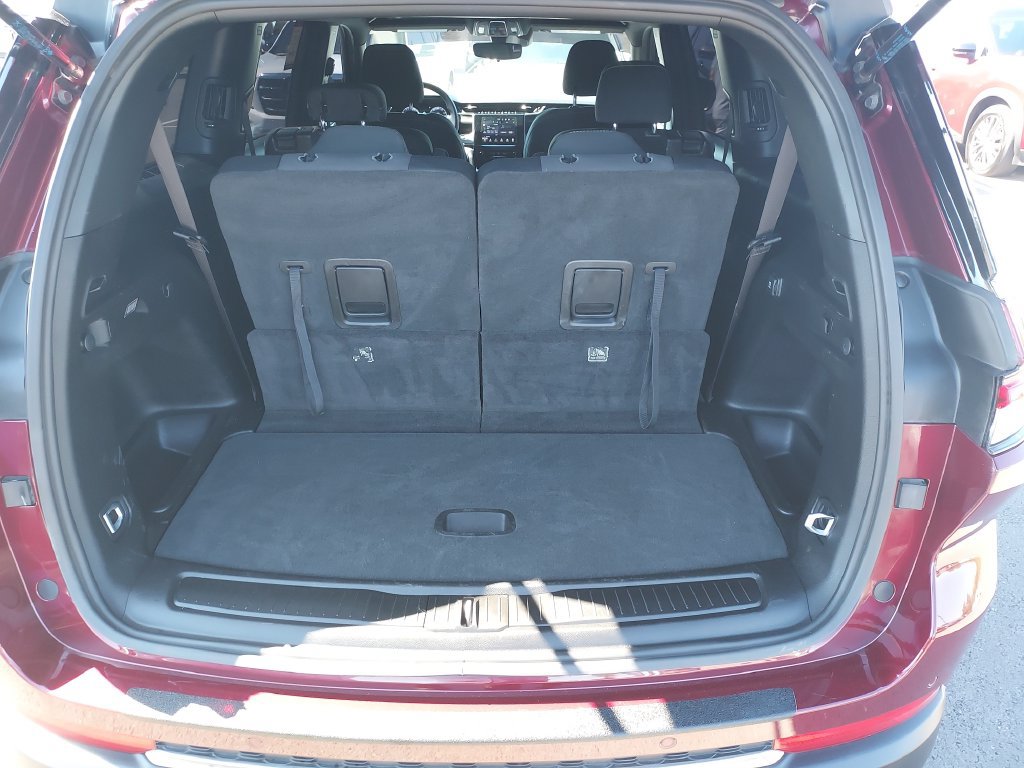Used 2024 Jeep Grand Cherokee L Laredo AWD/4WD image 11
