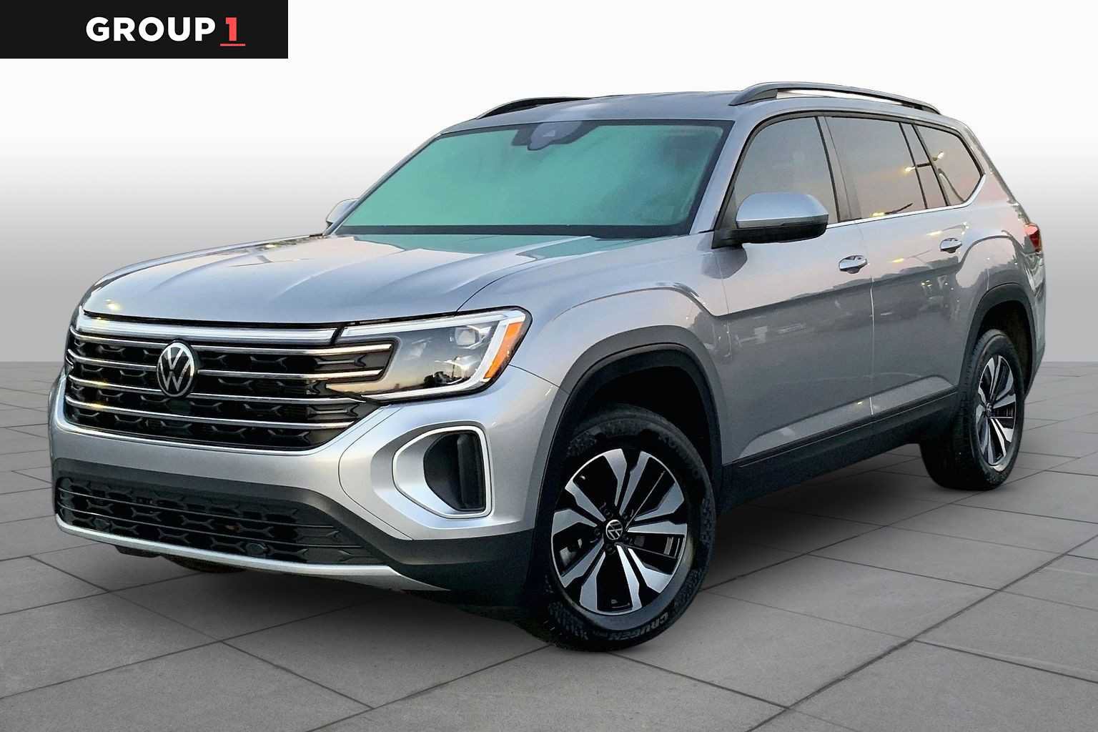 Used 2024 Volkswagen Atlas SE FWD image 1