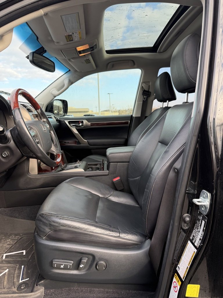 Used 2018 Lexus GX 460 image 9