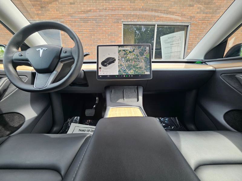 Used 2024 Tesla Model Y Long Range AWD/4WD image 40