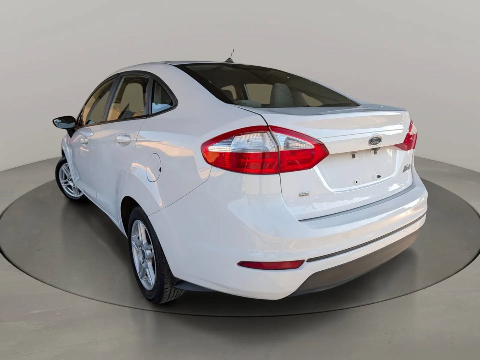 Used 2019 Ford Fiesta SE FWD image 3