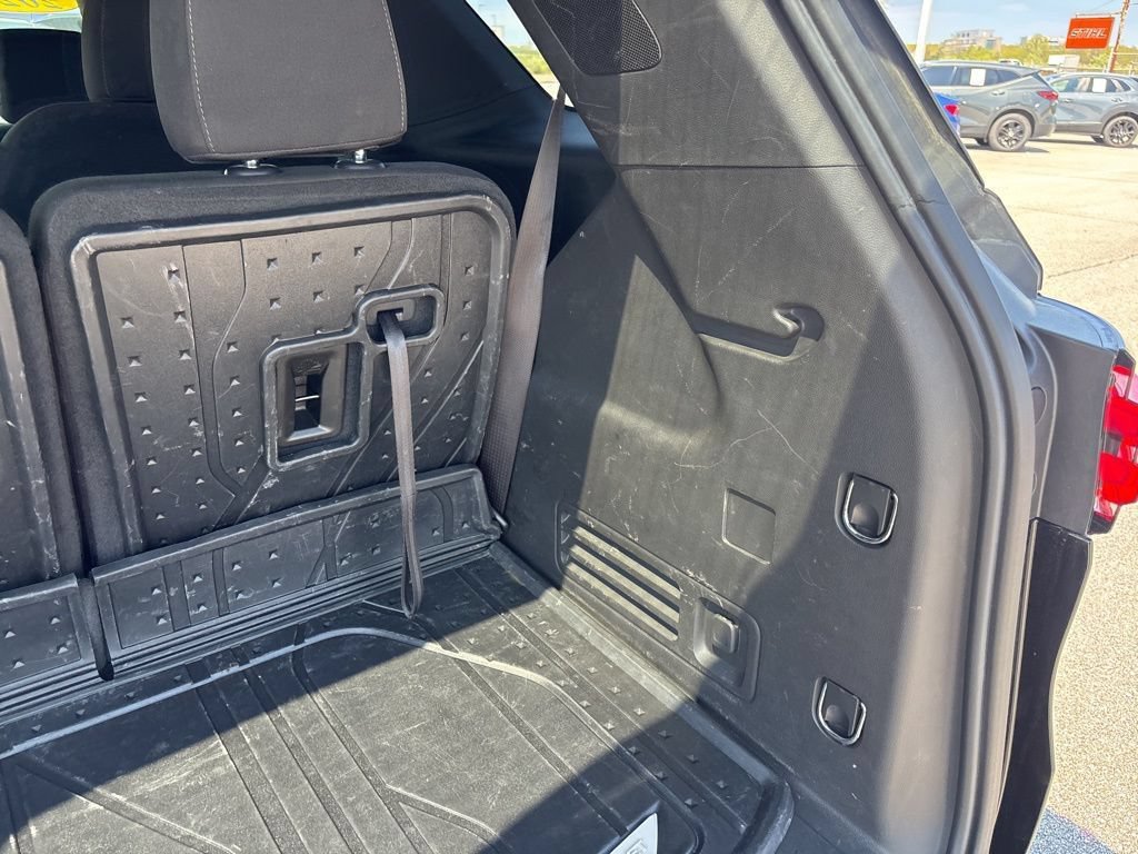 Used 2023 Chevrolet Traverse LT FWD image 10