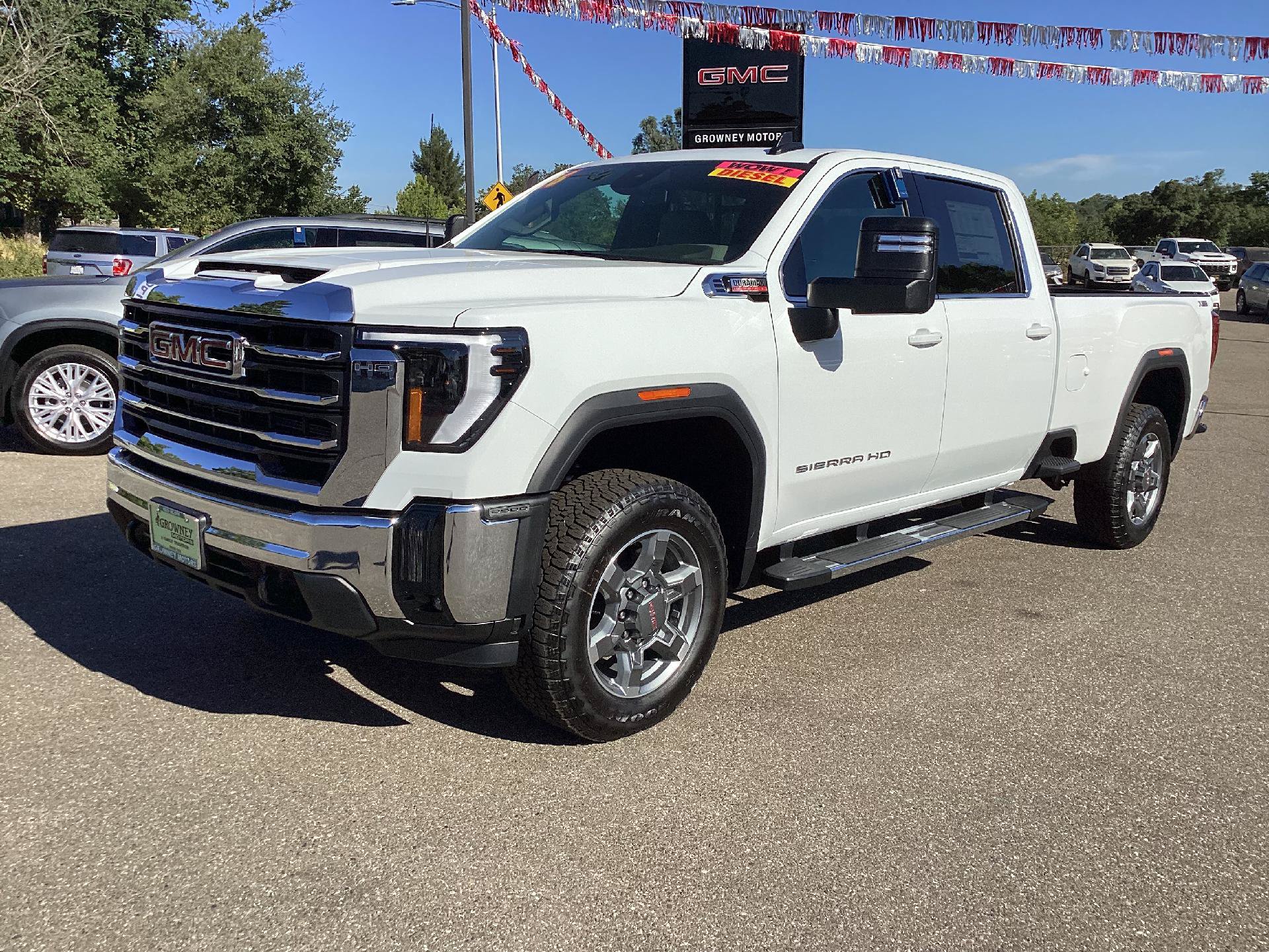 New 2026 GMC Sierra 2500 SLE w/ SLE Value Package; AWD/4WD image 1