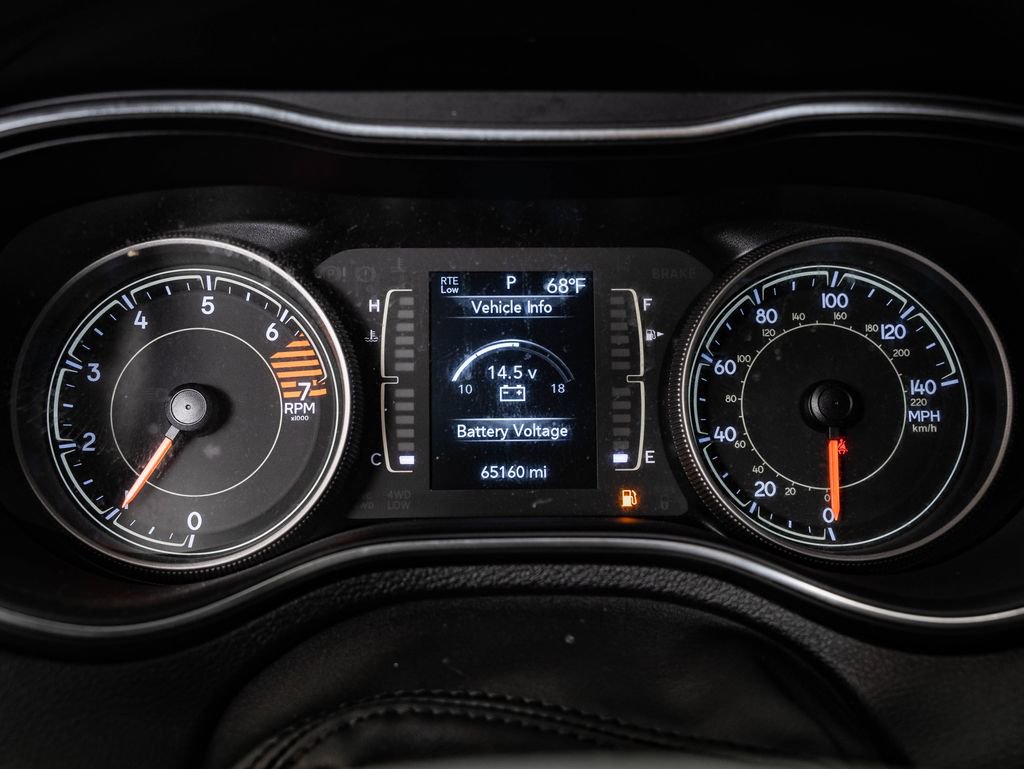 Used 2019 Jeep Cherokee Latitude w/ Popular Appearance Group image 29