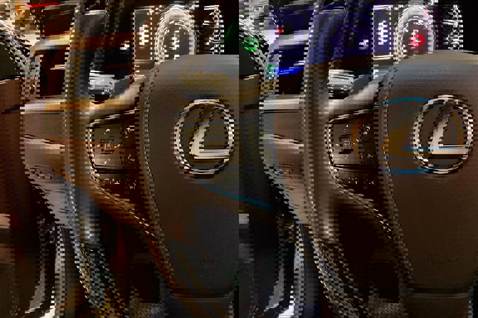 Used 2021 Lexus ES 300h Ultra Luxury w/ Accessory Package 2 image 23