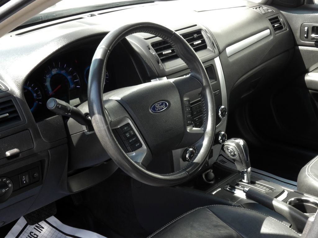 Used 2011 Ford Fusion SEL w/ Monochrome Appearance Pkg FWD image 15