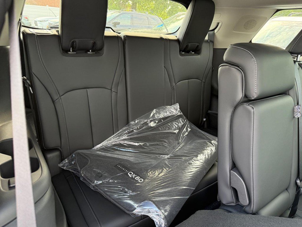 New 2027 INFINITI QX60 Luxe FWD image 5