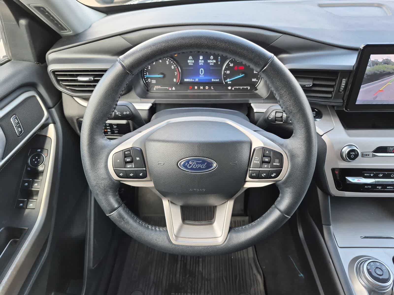 Used 2023 Ford Explorer XLT AWD/4WD image 22