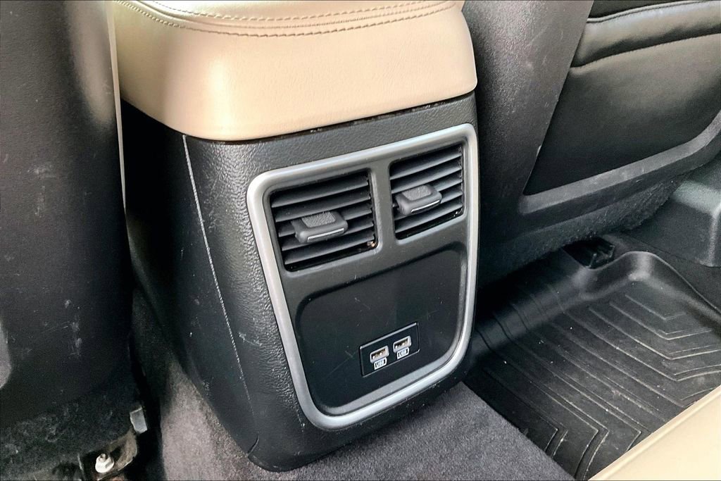 Used 2018 Chrysler 300 Touring L RWD image 32