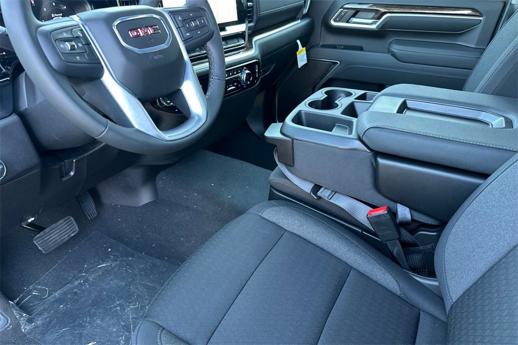 New 2026 GMC Sierra 2500 SLE image 8