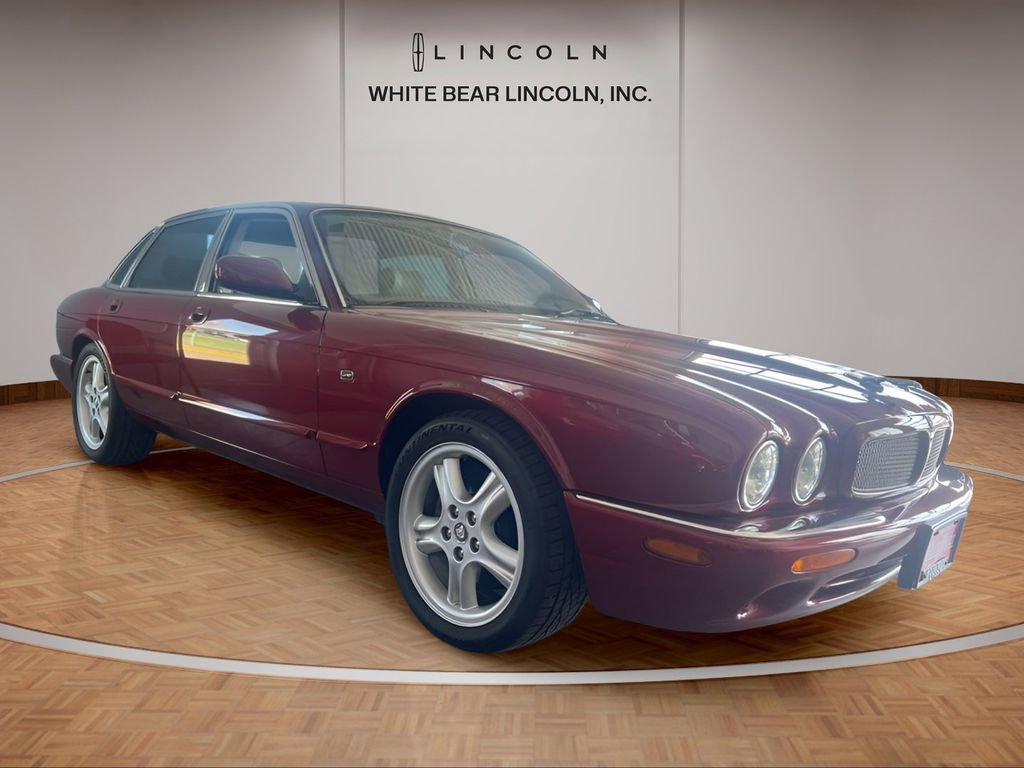 Used 1999 Jaguar XJ8 RWD image 3