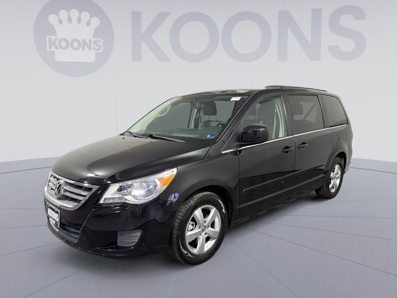 Used 2011 Volkswagen Routan SE