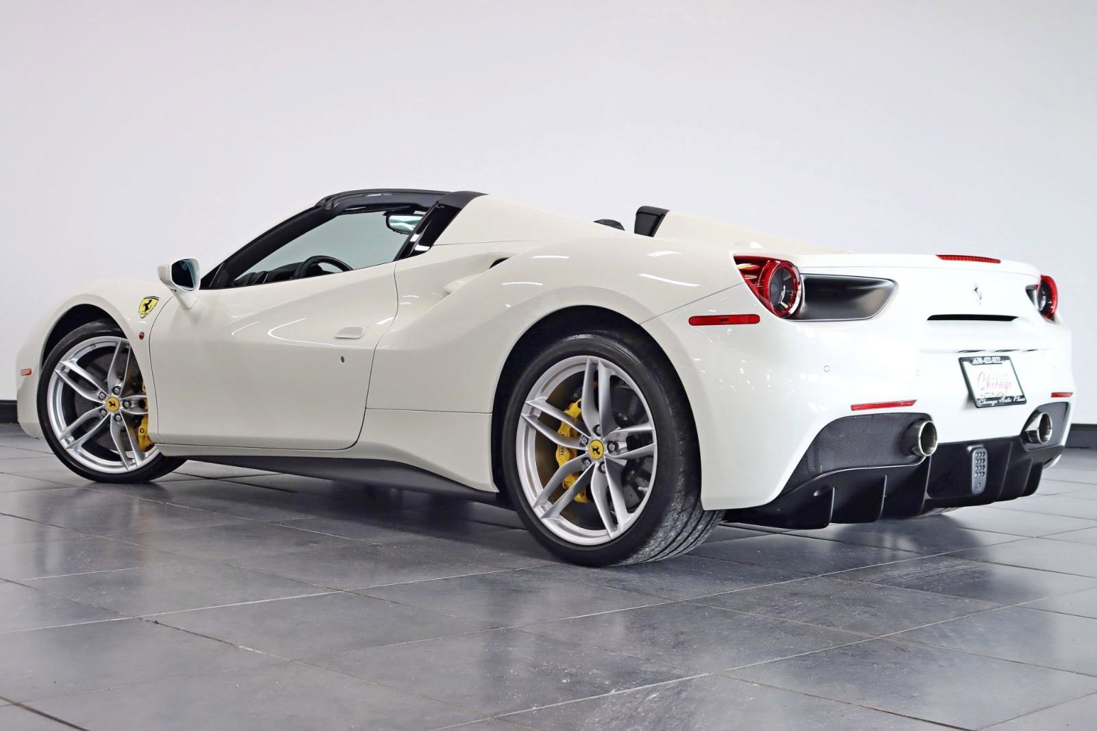 Used 2018 Ferrari 488 Spider RWD image 11