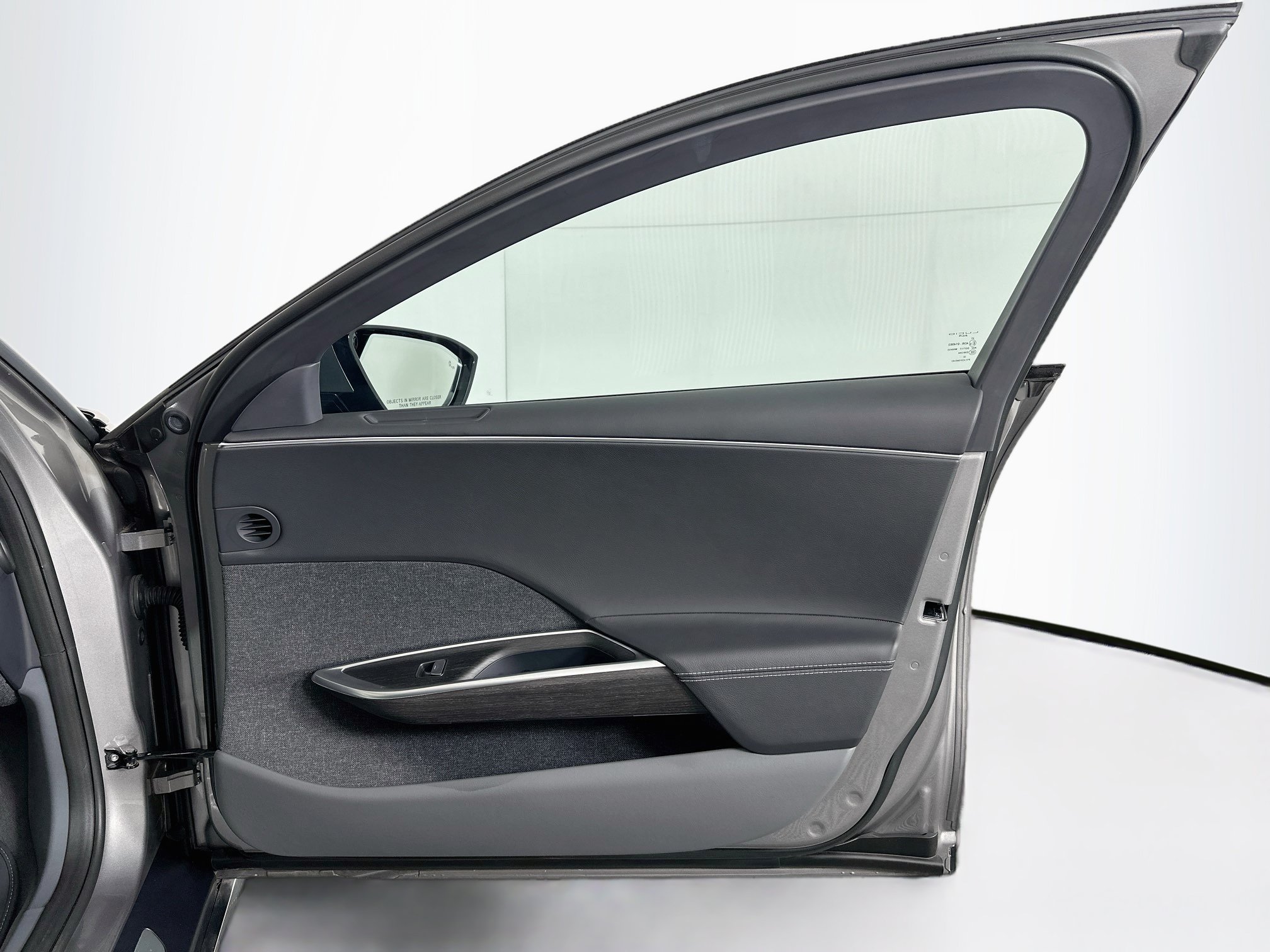 Used 2024 Lucid Air Touring AWD/4WD image 33