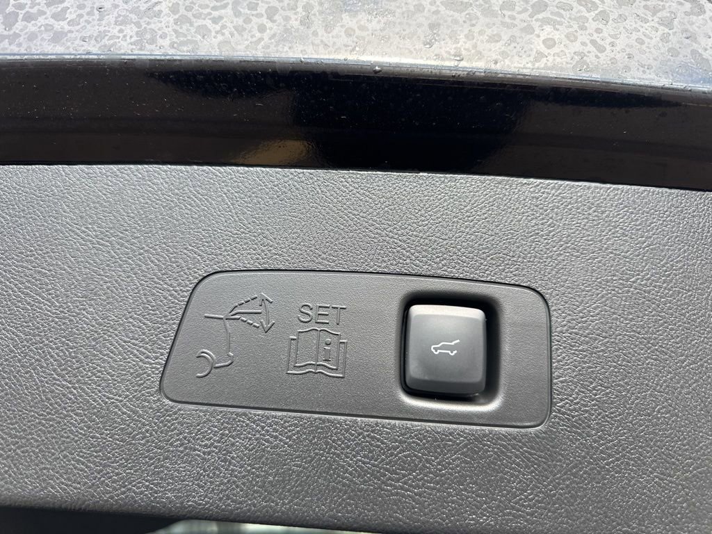 Used 2025 Lincoln Corsair Reserve w/ Jet Appearance Package image 15