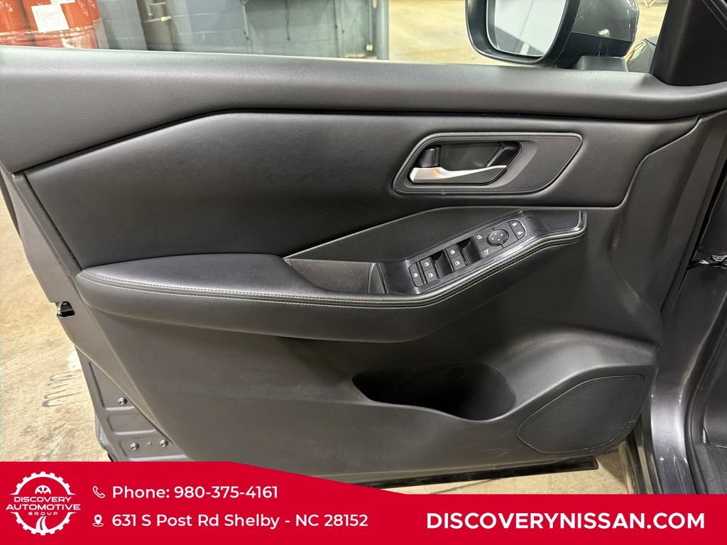 Certified 2025 Nissan Rogue SV AWD/4WD image 10