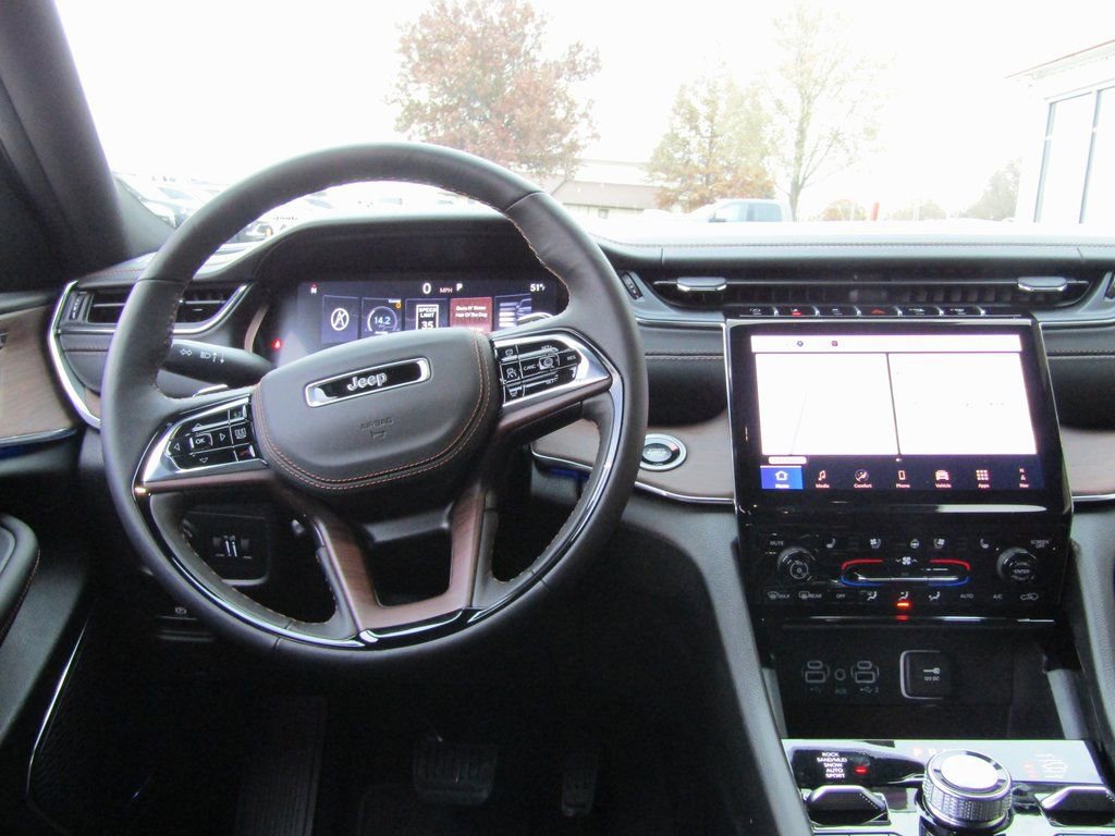 New 2025 Jeep Grand Cherokee L Summit w/ Obsidian Package image 5