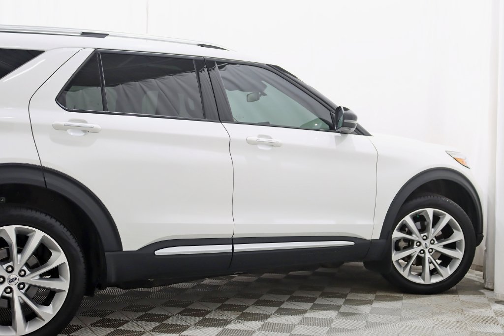 Used 2022 Ford Explorer Platinum w/ Equipment Group 601A AWD/4WD image 10