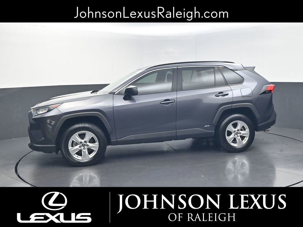 Used 2021 Toyota RAV4 LE AWD/4WD image 2