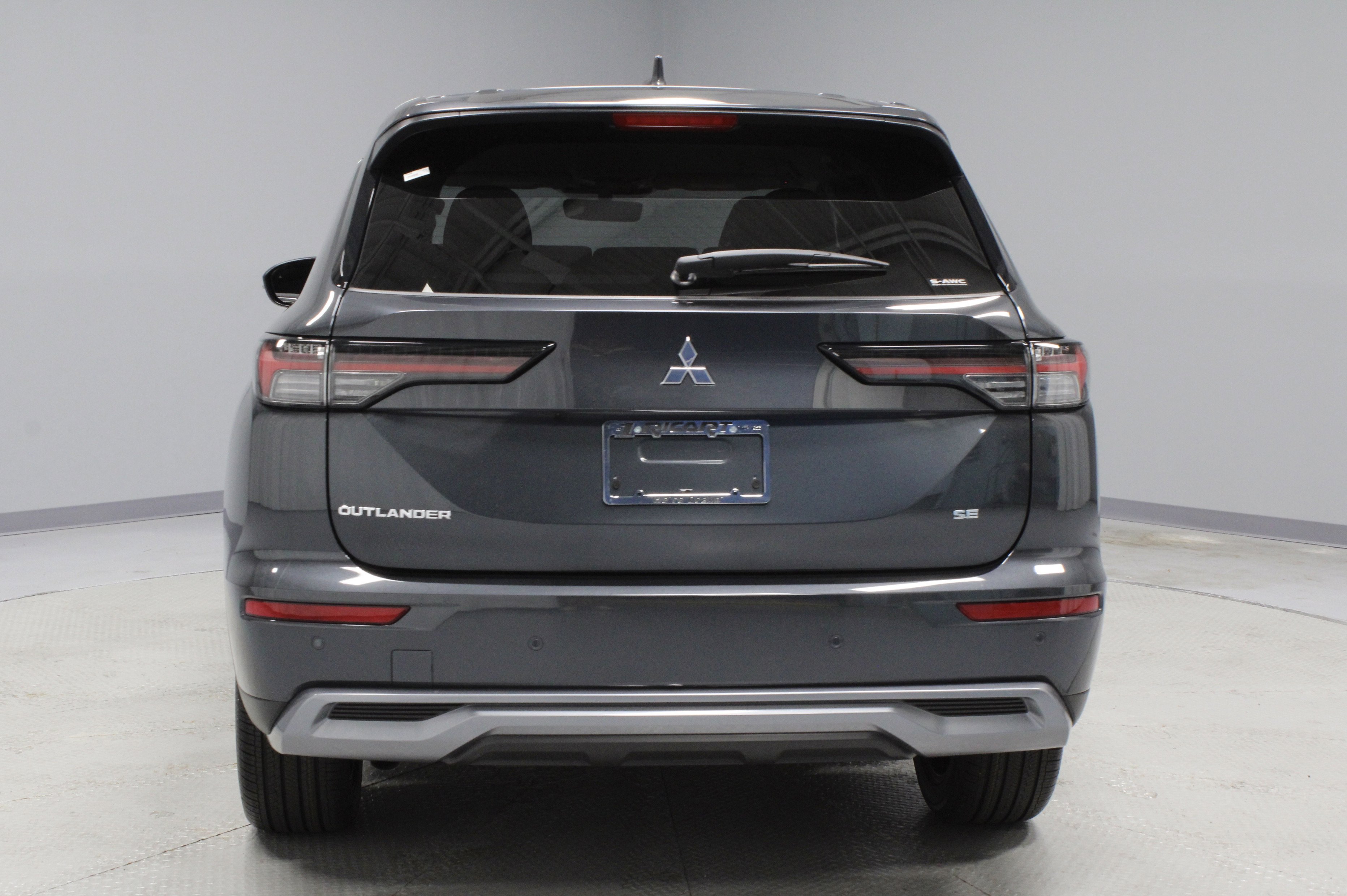 New 2025 Mitsubishi Outlander SE image 7