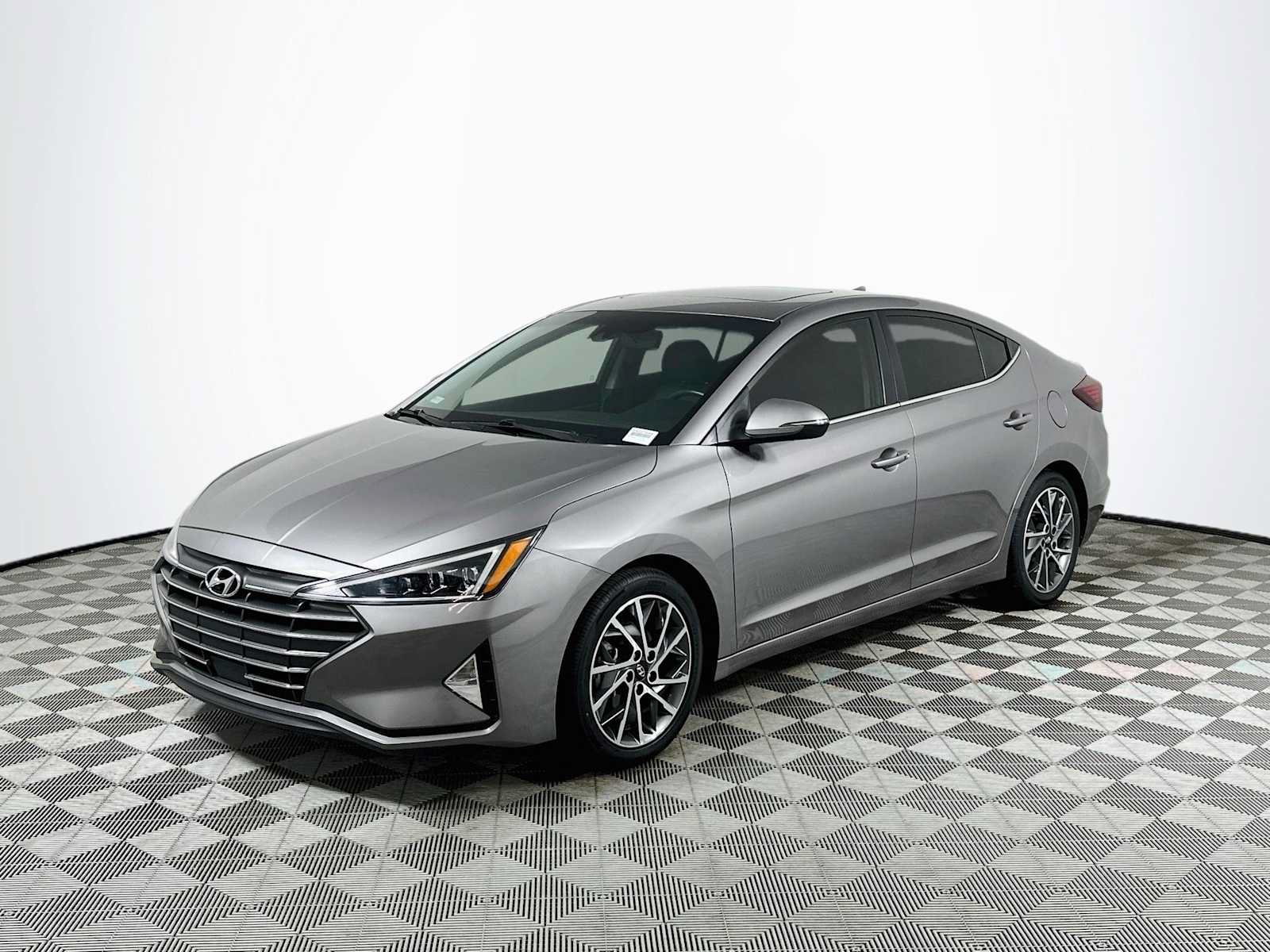 Used 2020 Hyundai Elantra Limited w/ Ultimate Package 03 FWD image 3