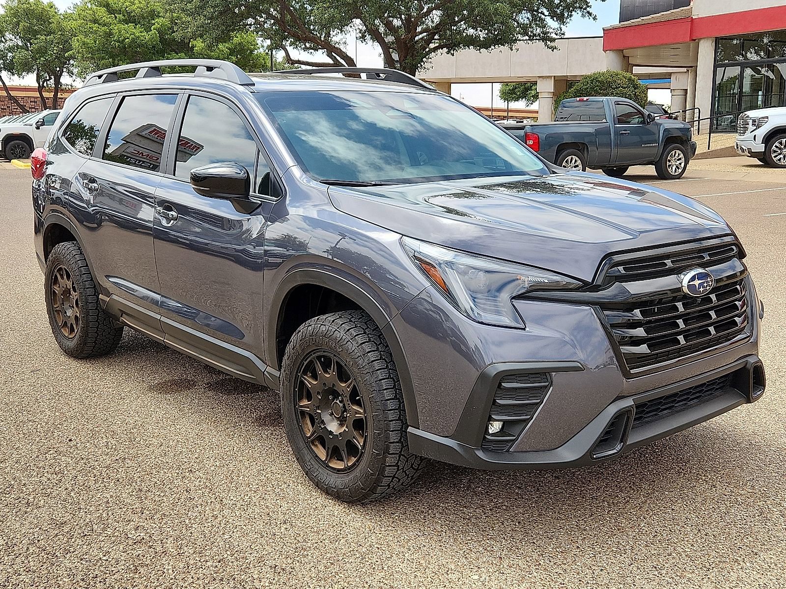 Used 2025 Subaru Ascent Bronze Edition image 6