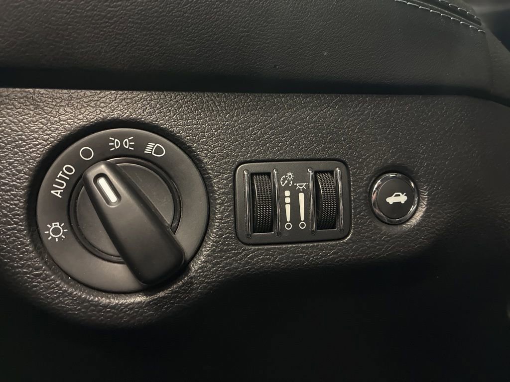 Used 2022 Dodge Challenger R/T Scat Pack RWD image 18