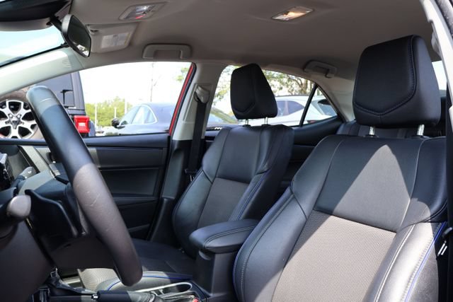 Used 2018 Toyota Corolla SE FWD image 12