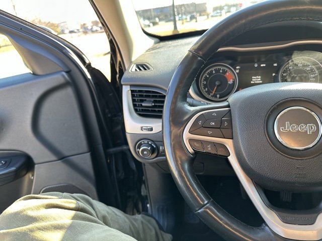 Used 2017 Jeep Cherokee High Altitude w/ Technology Group image 31