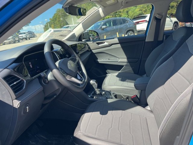 New 2025 Volkswagen Taos SE image 7