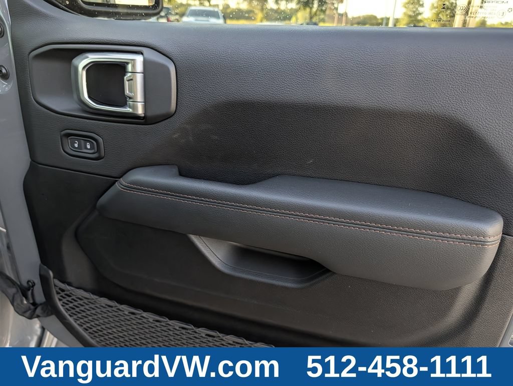 Used 2023 Jeep Wrangler Unlimited Rubicon 392 w/ Dual Top Group AWD/4WD image 37