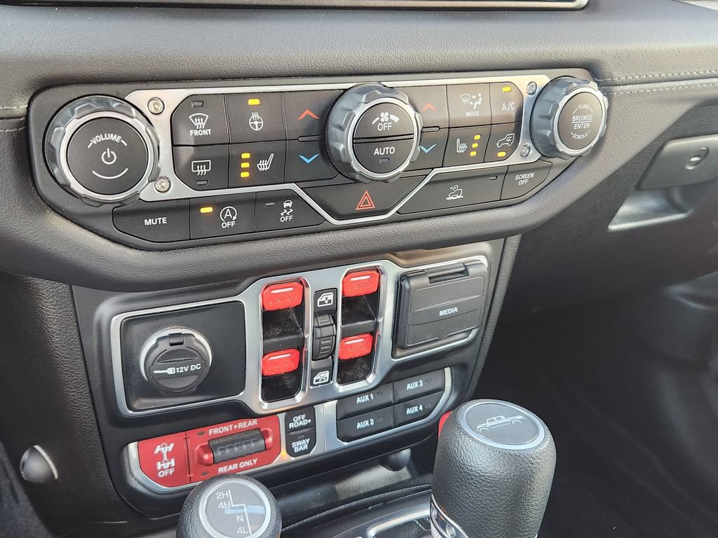 Used 2024 Jeep Gladiator Rubicon w/ Convenience Group AWD/4WD image 27