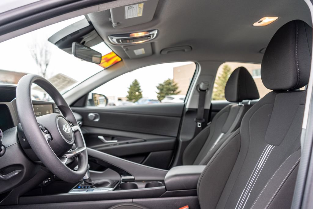 Certified 2025 Hyundai Elantra Blue image 23