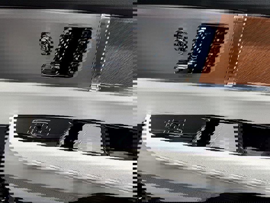 New 2026 Cadillac Vistiq Luxury image 36