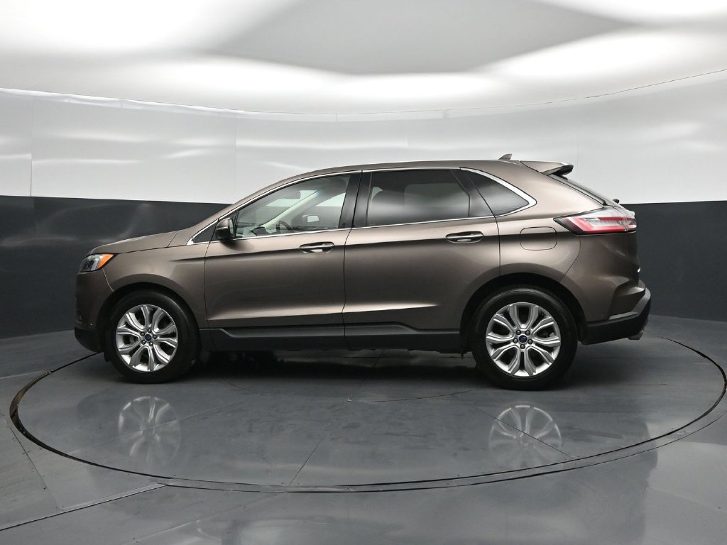 Certified 2019 Ford Edge Titanium w/ Equipment Group 301A FWD image 32
