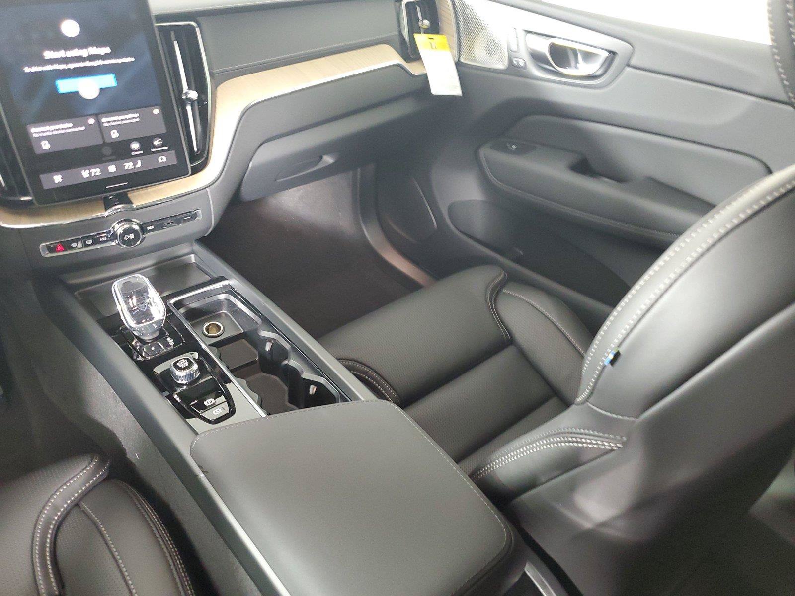 New 2027 Volvo XC60 B5 Ultra AWD/4WD image 17