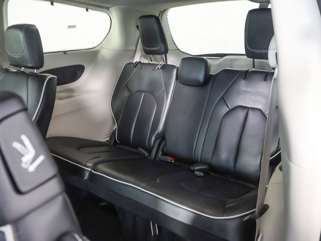Used 2024 Chrysler Pacifica Limited FWD image 36