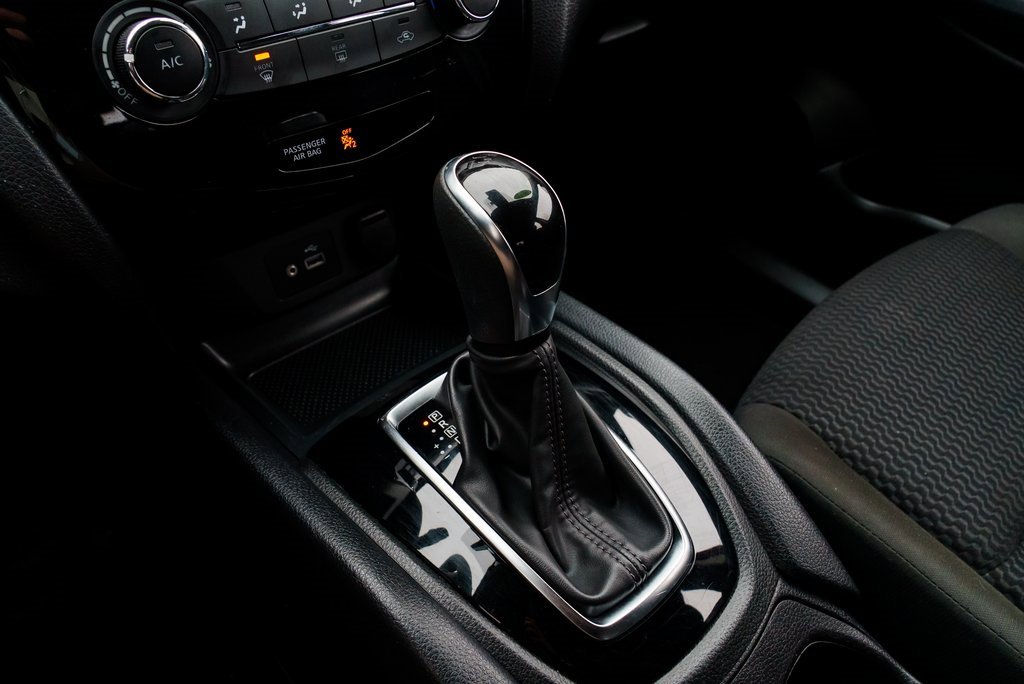 Used 2021 Nissan Rogue Sport S image 18