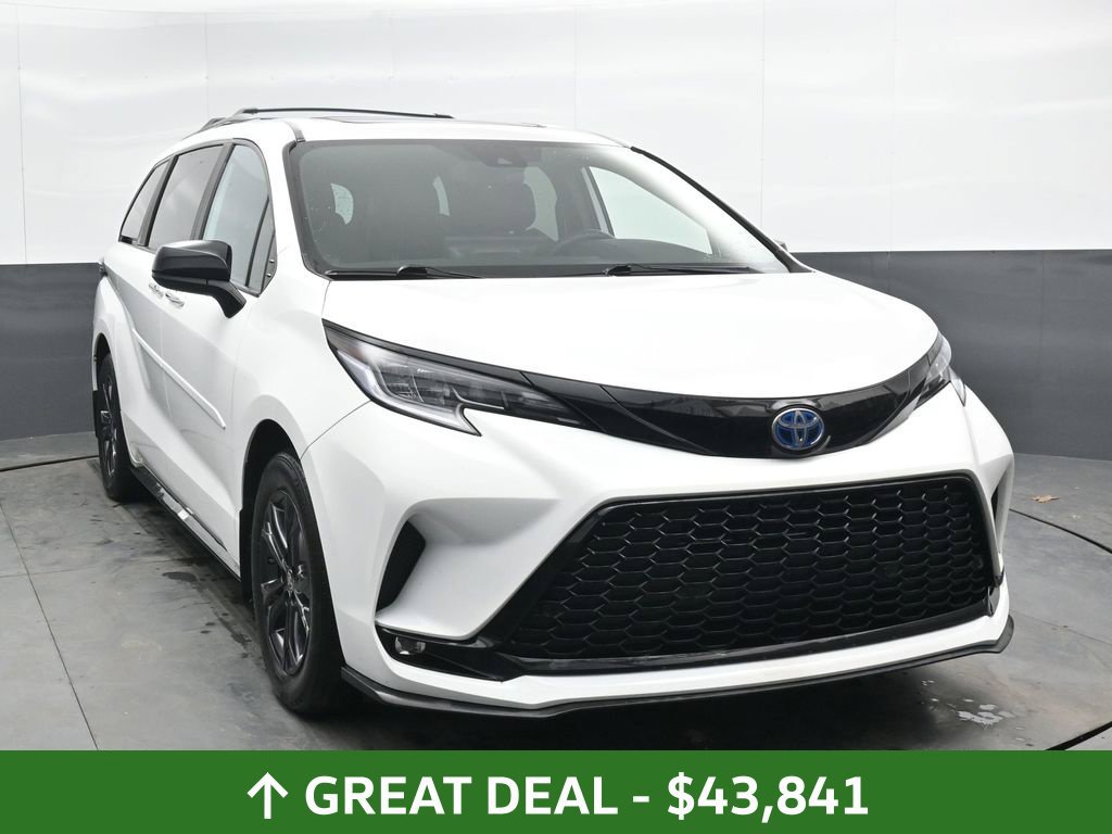Used 2025 Toyota Sienna XSE AWD/4WD image 10