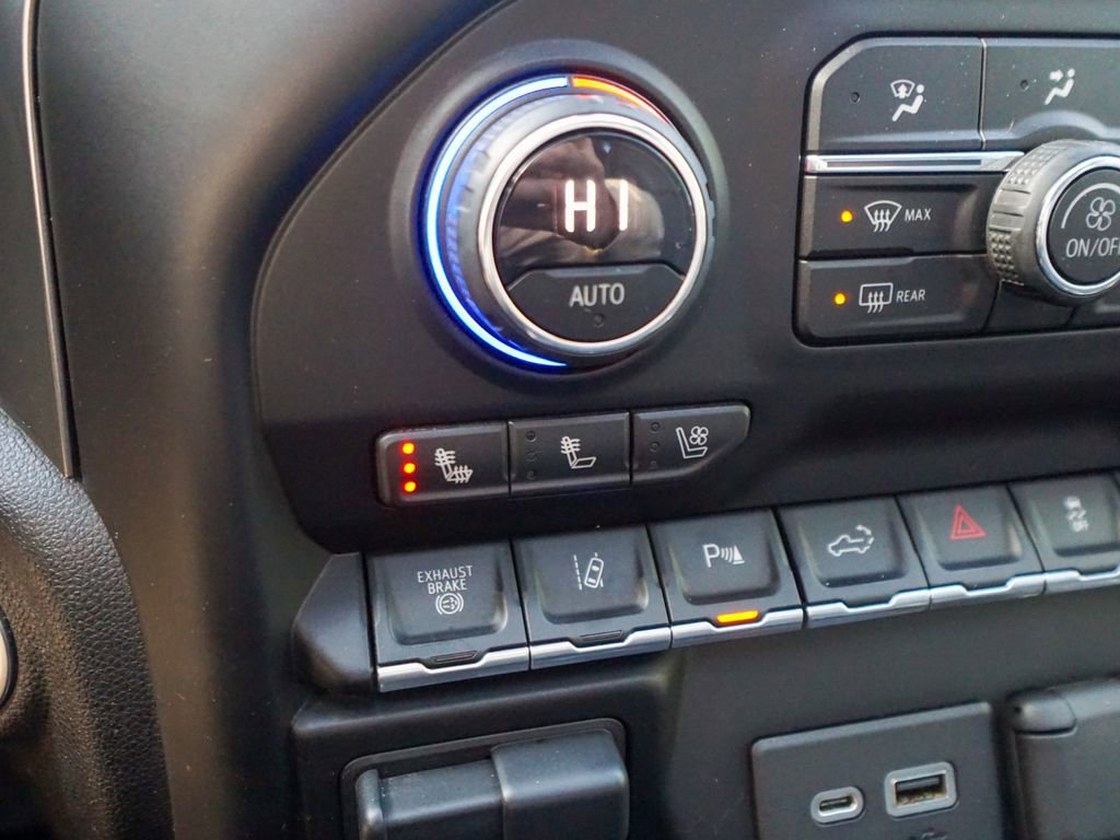 Used 2020 Chevrolet Silverado 2500 LTZ w/ LTZ Premium Package AWD/4WD image 35