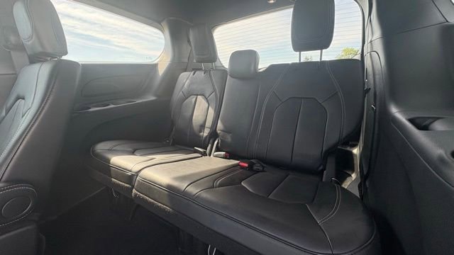 Used 2026 Chrysler Pacifica Select FWD image 11