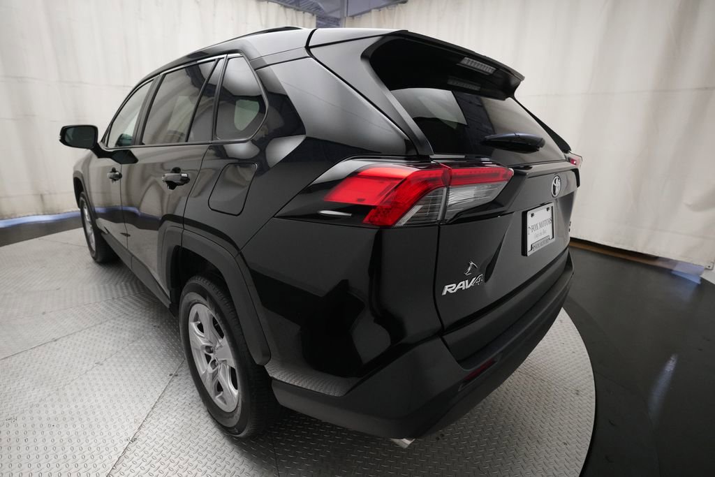 Used 2025 Toyota RAV4 XLE image 32