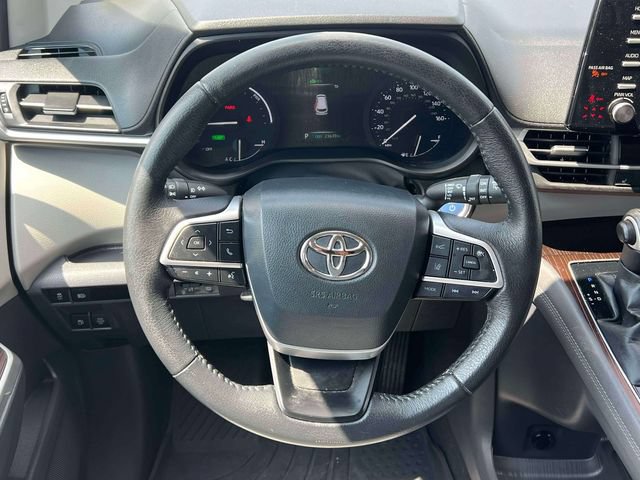 Certified 2022 Toyota Sienna XLE FWD image 18