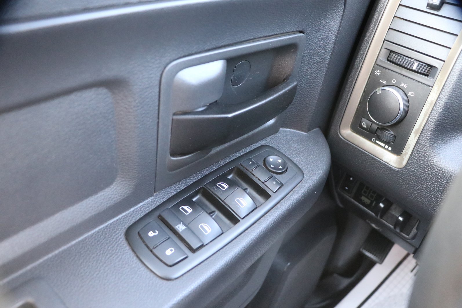 Used 2011 RAM 3500 ST w/ ST Popular Equipment Group RWD image 11