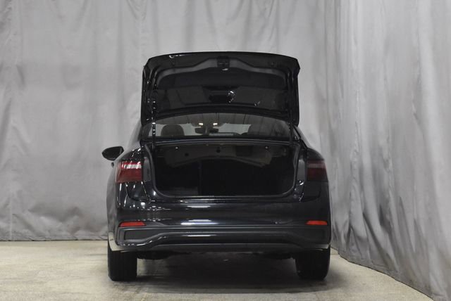 Used 2024 Volkswagen Jetta SE image 30