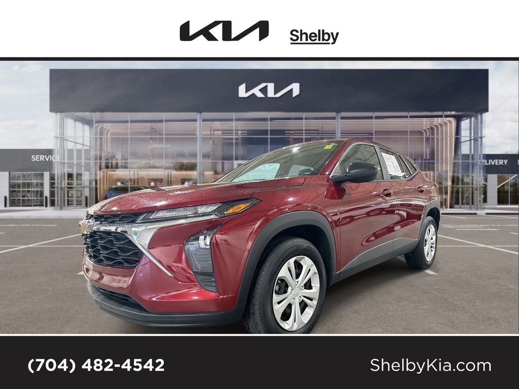 Used 2024 Chevrolet Trax LS image 1